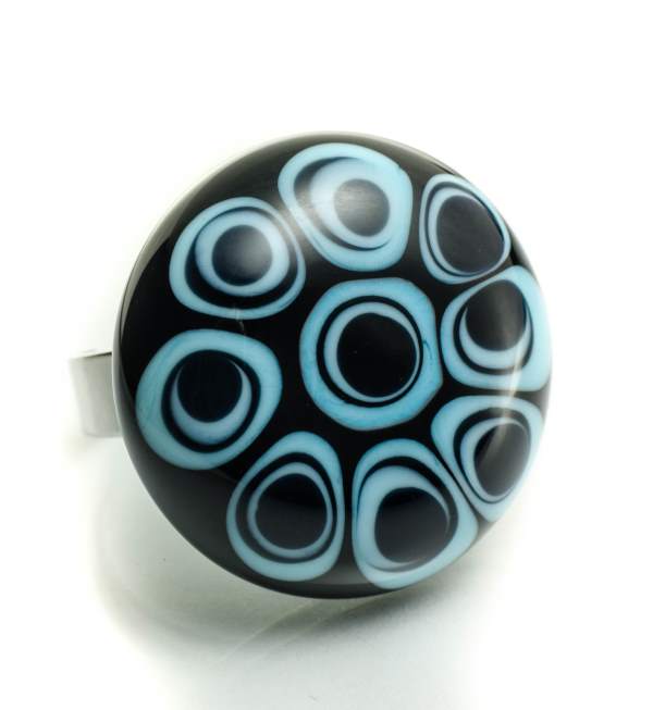 Prsten Plavi cvijet na crnom